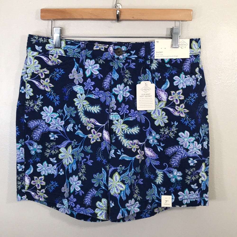 NEW St John’s Bay Floral Patterned Shorts‎